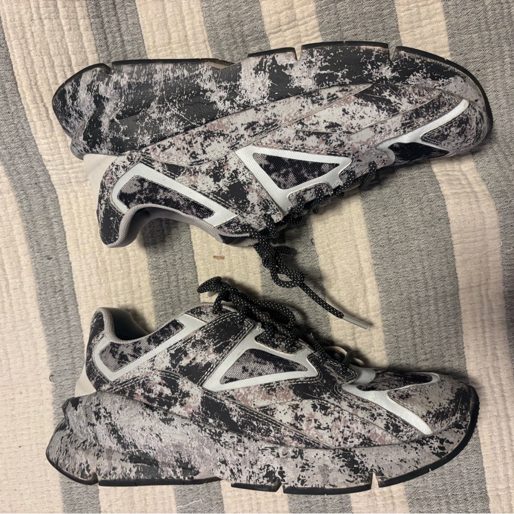 UA Camo Sneakers- Men’s 7.5-8/Women’s 9-9.5